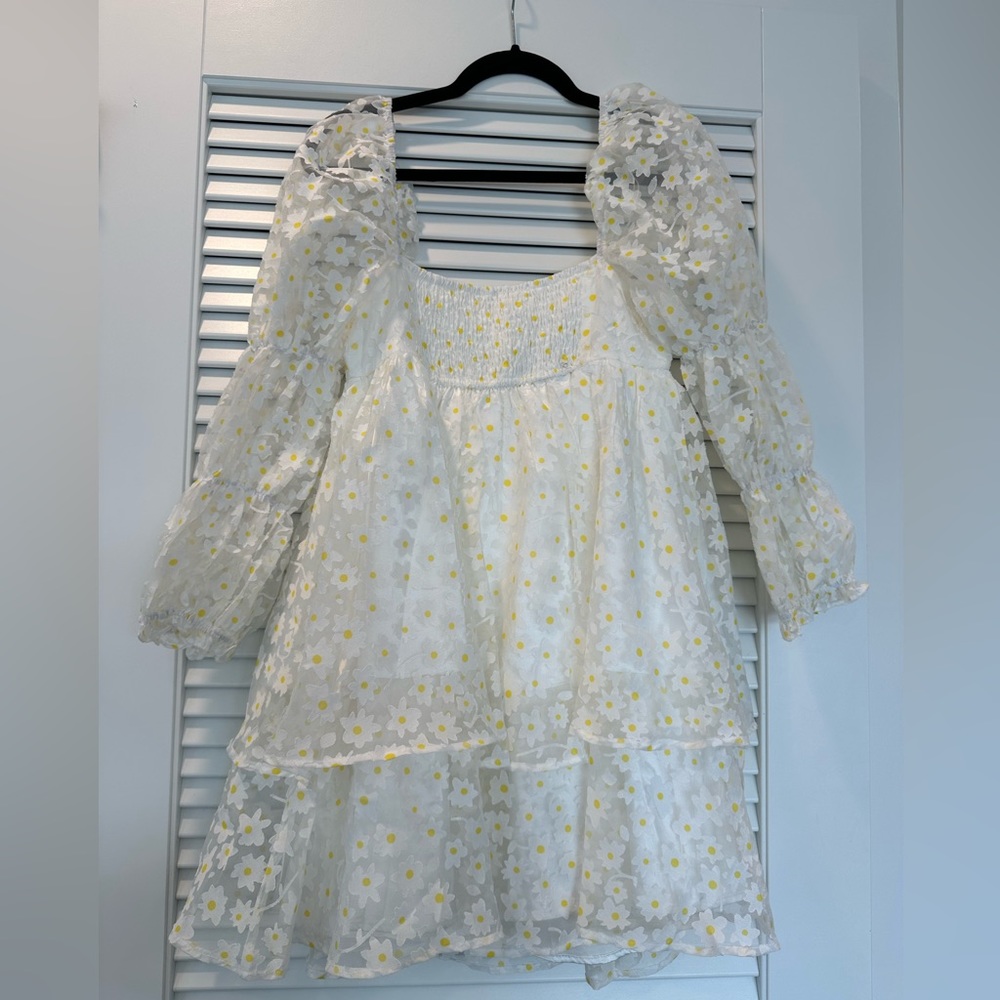 NWT Storia dress. Size S. Daisy pattern white flowers with yellow centers. - Picture 4 of 6
